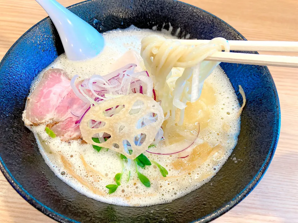 白湯ラーメン塩、いただたまーす♪|ASuzukiさん