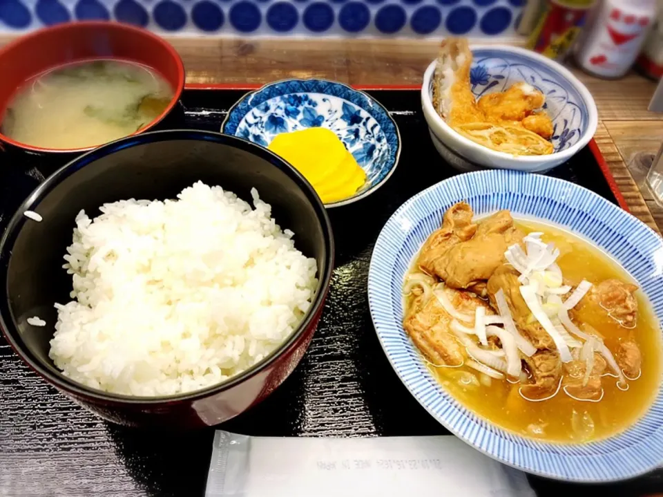 もつ煮定食 ¥800|Blue Moon Caféさん