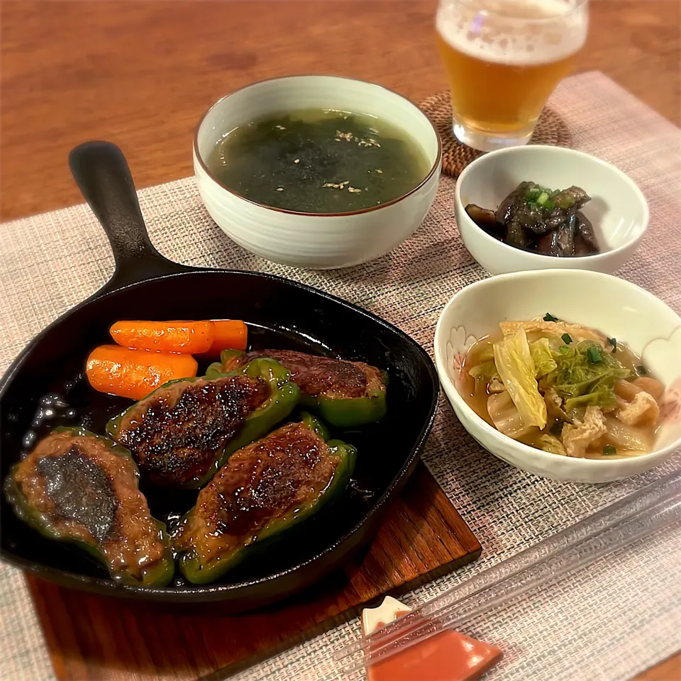 Snapdishの料理写真:ピーマンの肉詰め
にんじんグラッセ
蒸しなす
油あげと白菜のさっぱり煮
韓国風わかめスープ|𓇼 Ⓢ Ⓗ Ⓘ Ⓝ Ⓞ Ⓑ Ⓤ 𓇼さん