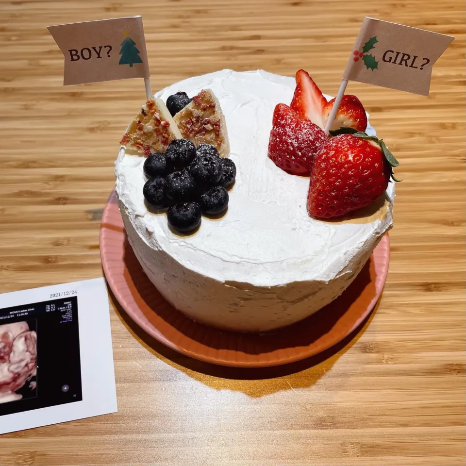 Snapdishの料理写真:ジェンダーリビールケーキ🎂|Y🤍さん