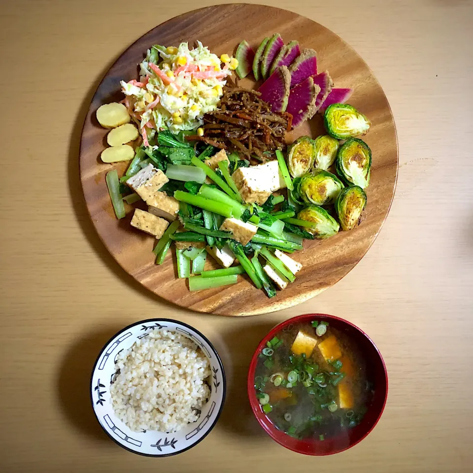 #vegan 
小松菜と厚揚げの塩炒め|makiko_aさん