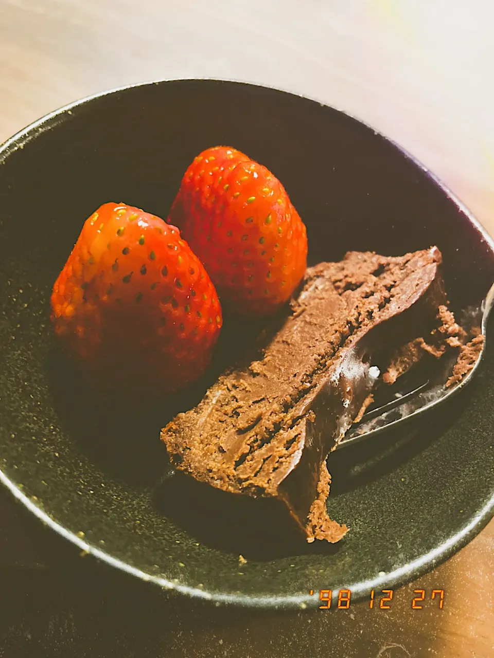 Snapdishの料理写真:エモいガトーショコラ🍫🍓|にゃふてんさん