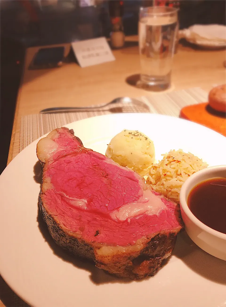 Snapdishの料理写真:20oz. Slow-roasted Prime Rib.|SPJWUさん