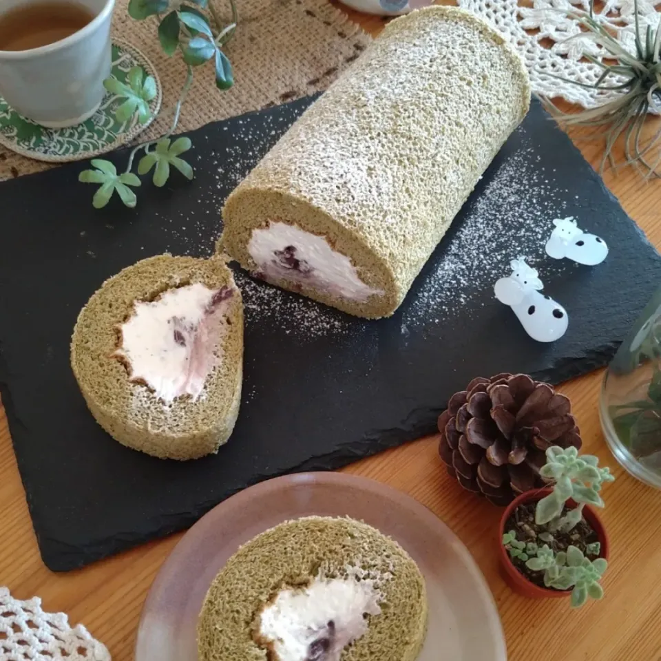 とまと🍅さんの料理 餡ホイップの抹茶ロールケーキ|とまと🍅さん