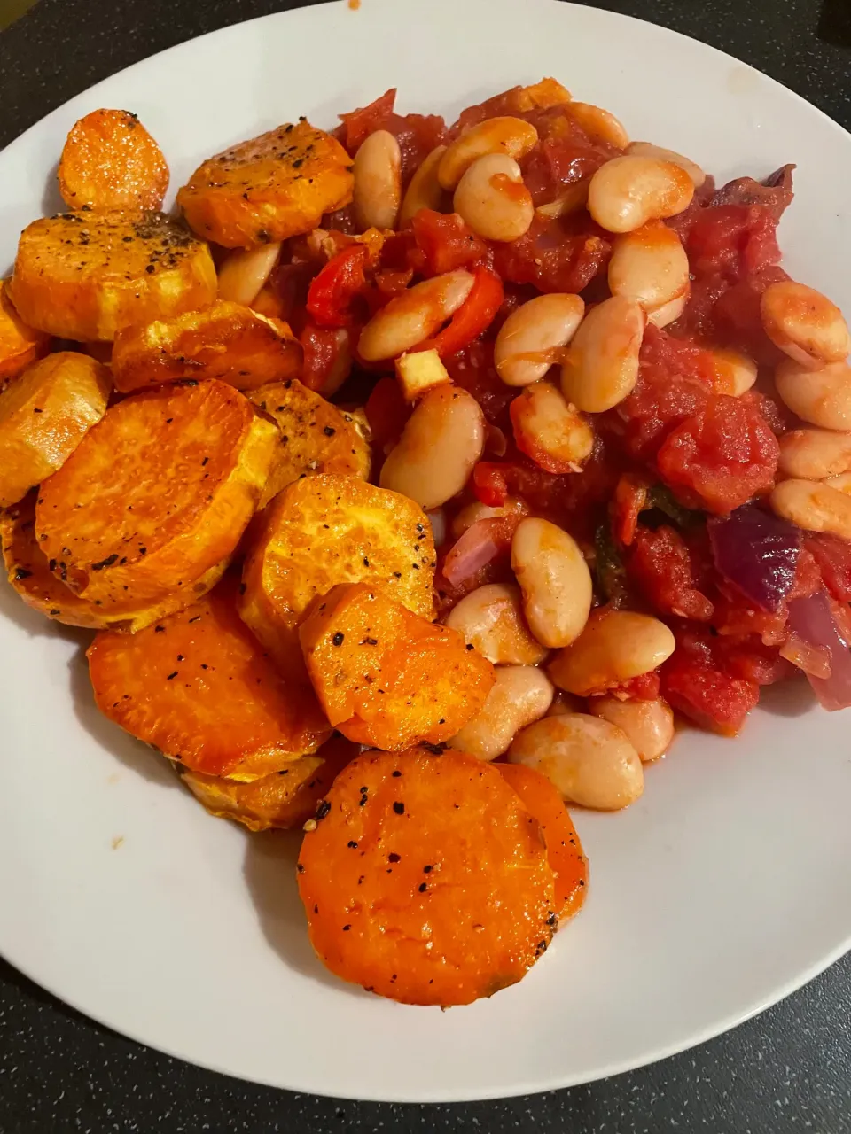 Roasted potato w/ butter beans & tomato|Nick Hiderさん