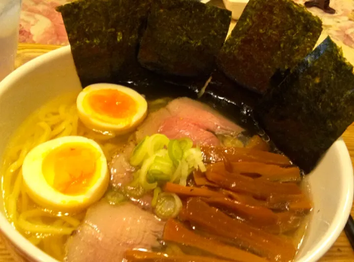 '21．12/29
今日はおうちラーメン😋|たえさん