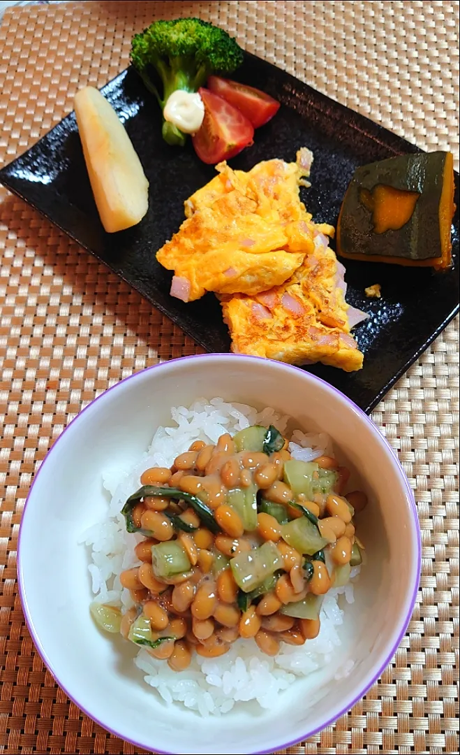 漬物入り納豆ご飯で朝ご飯🌅|ポチさん