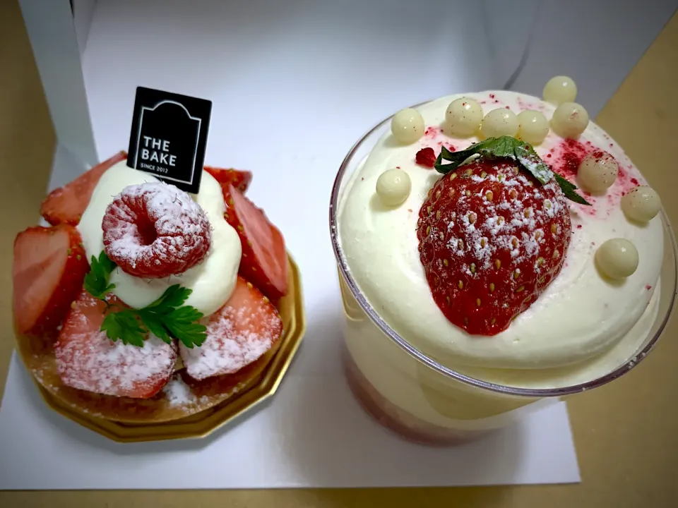 Snapdishの料理写真:THE BAKEのケーキ🍰🧁|yumyum😋さん