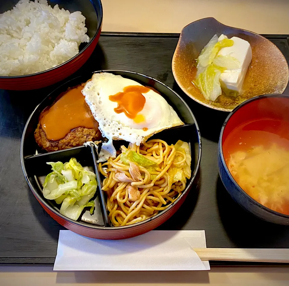 年の瀬の遅めのランチ🍱|にゃあ（芸名）さん