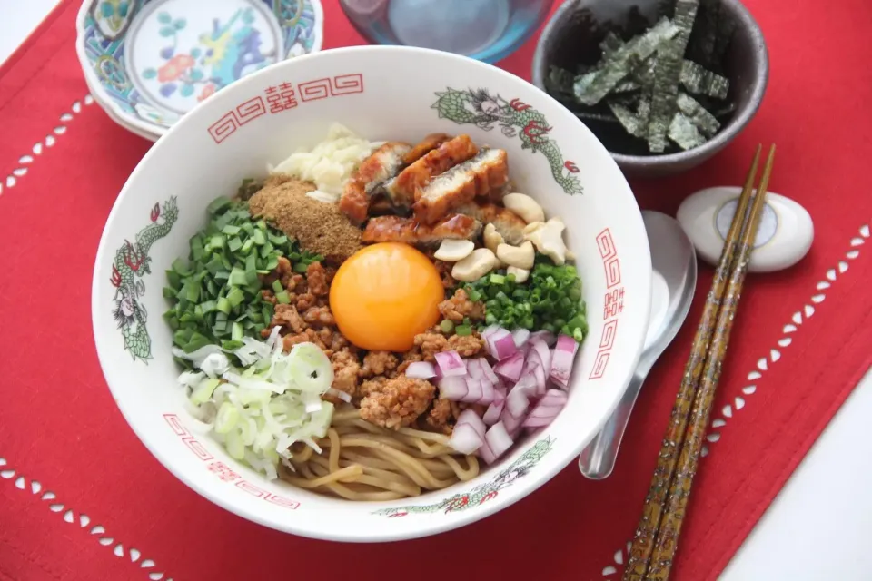 Snapdishの料理写真:『年越しラーメンは豪華な鰻まぜそば』　#料理研究家指宿さゆり|【公式】料理研究家　指宿さゆり≫ｽﾀｼﾞｵ（ｽﾀｯﾌ運営）さん