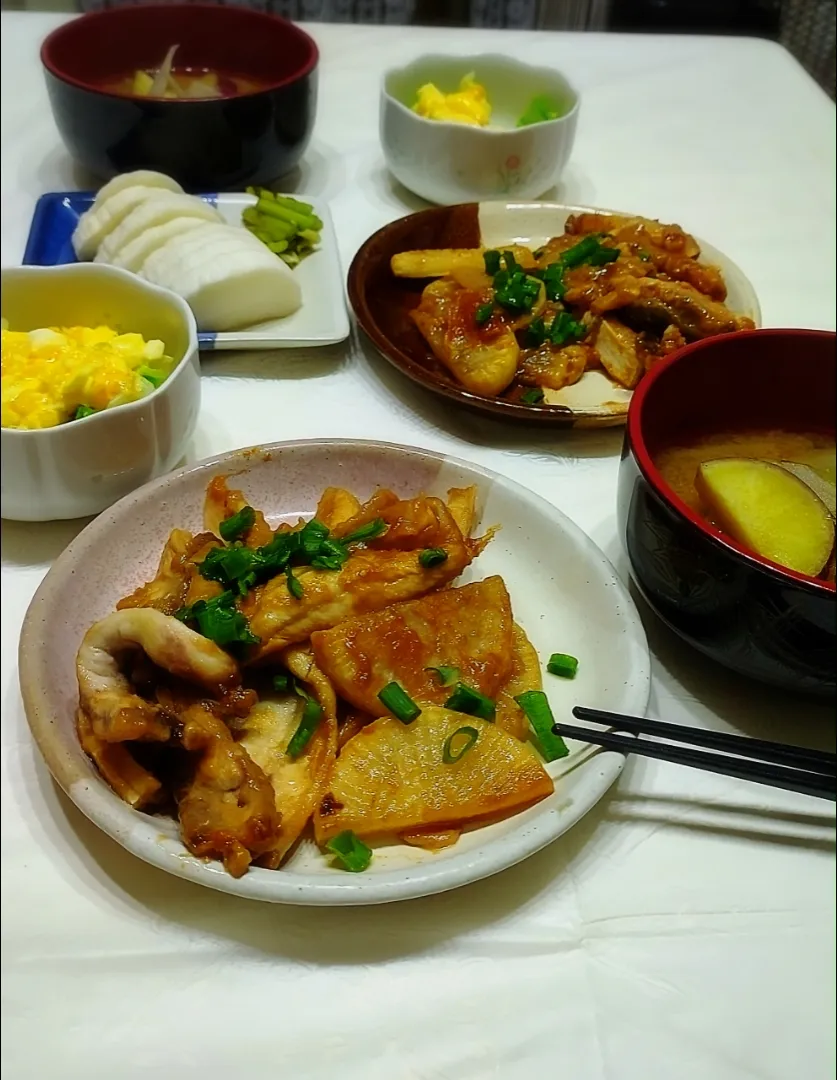 ボンバーさんの料理 ブリの照り焼きを万能味ソースでブリッとな🐟💨|みったんさん