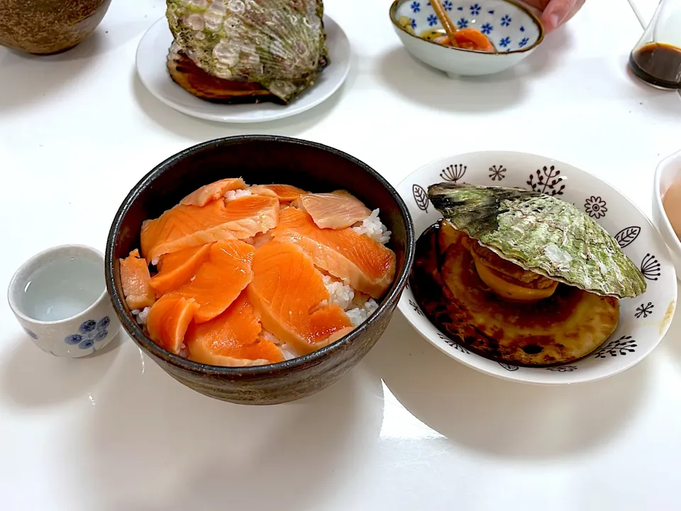 サーモン丼と帆立のバター醤油焼き|Chikoママさん