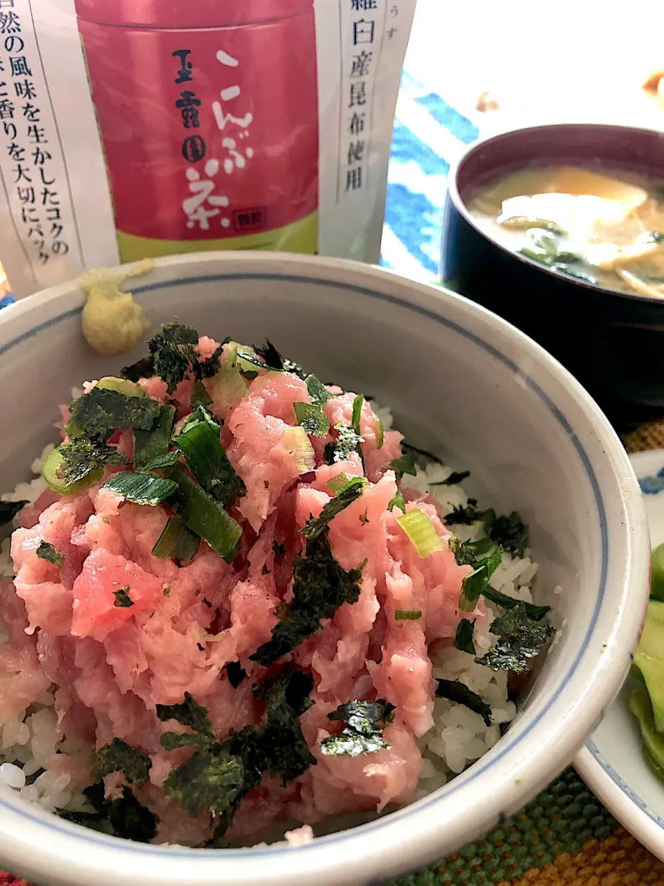 マグロのタタキ丼☺️酢飯はコンプ茶を使ってウマウマ😋|Tina Tomoko😋さん