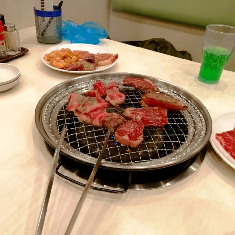 今日は焼肉バイキング!
食え、食え!|ariyo4200さん