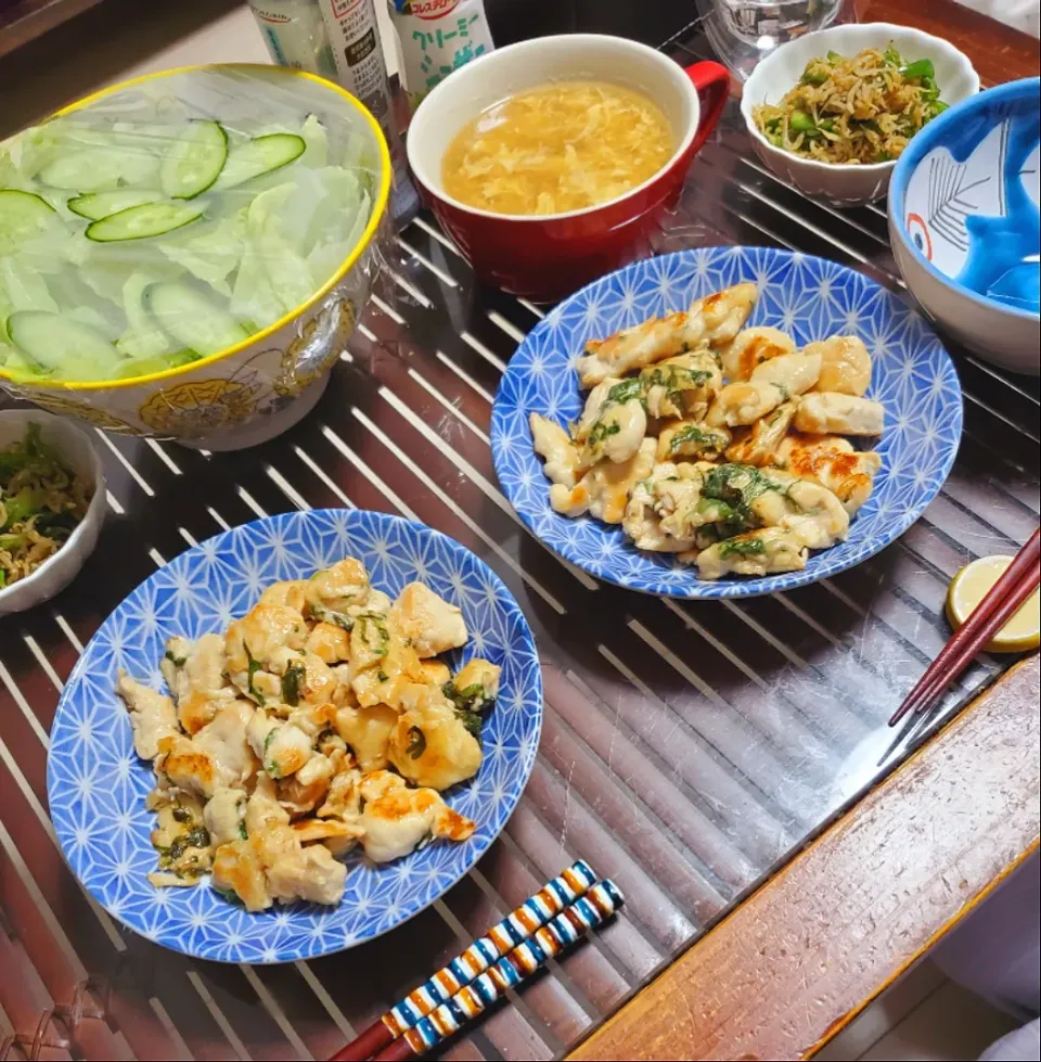 鶏肉大葉炒め
しらすとピーマンの和え物
サラダ🥗
たまごスープ|dai.noriさん