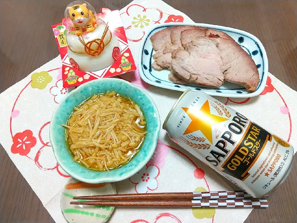 🍺ビールのおつまみに😆
     (手作りなめたけ･自家製焼豚)

からあげビールさんの料理 白飯どろぼう♪ウマい!ピリ辛醤ぽん手作りなめたけ|tomoさん