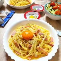 男子ごはん🍚🍴で～♪
カルボナーラパスタ
サラダ🥗