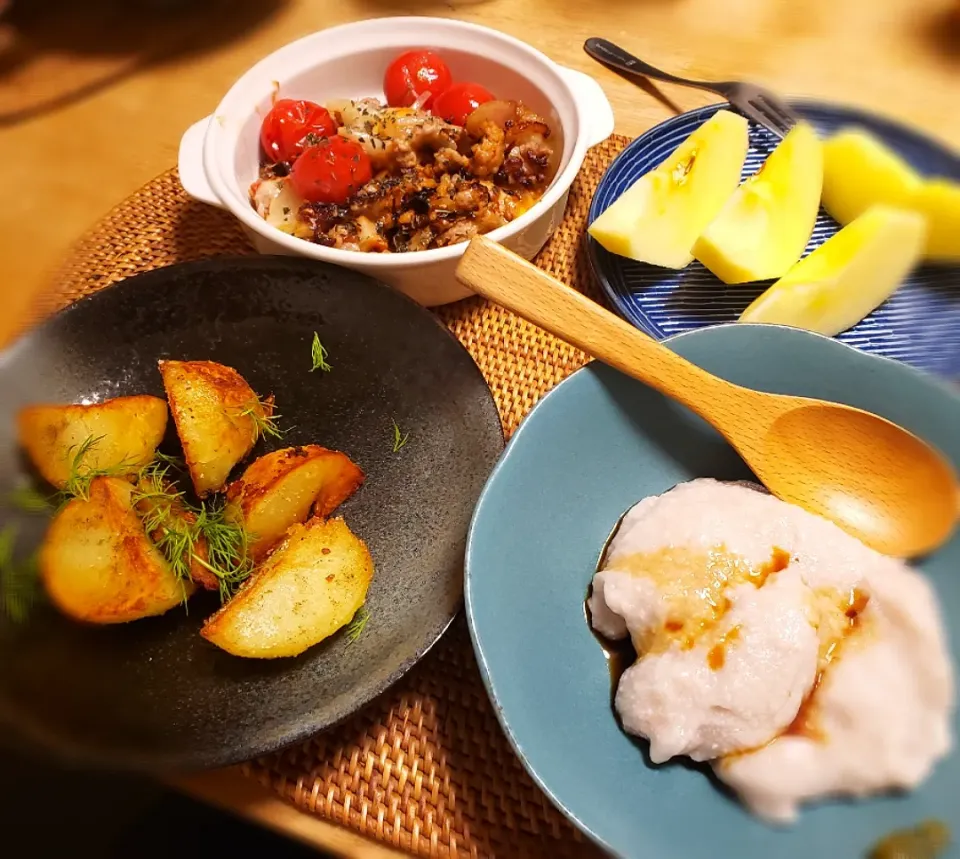 Snapdishの料理写真:ジーマミー豆腐、挽き肉とトマトのチーズ焼き他|halさん