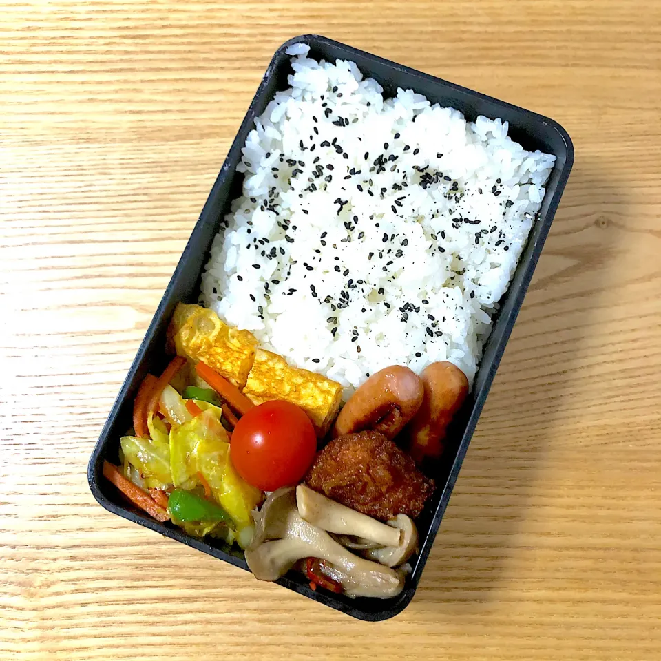 Snapdishの料理写真:旦那さんのお弁当🍙|むさけんさん