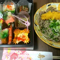 Snapdishの料理写真:年越しそばとおせち料理|akihuyuさん