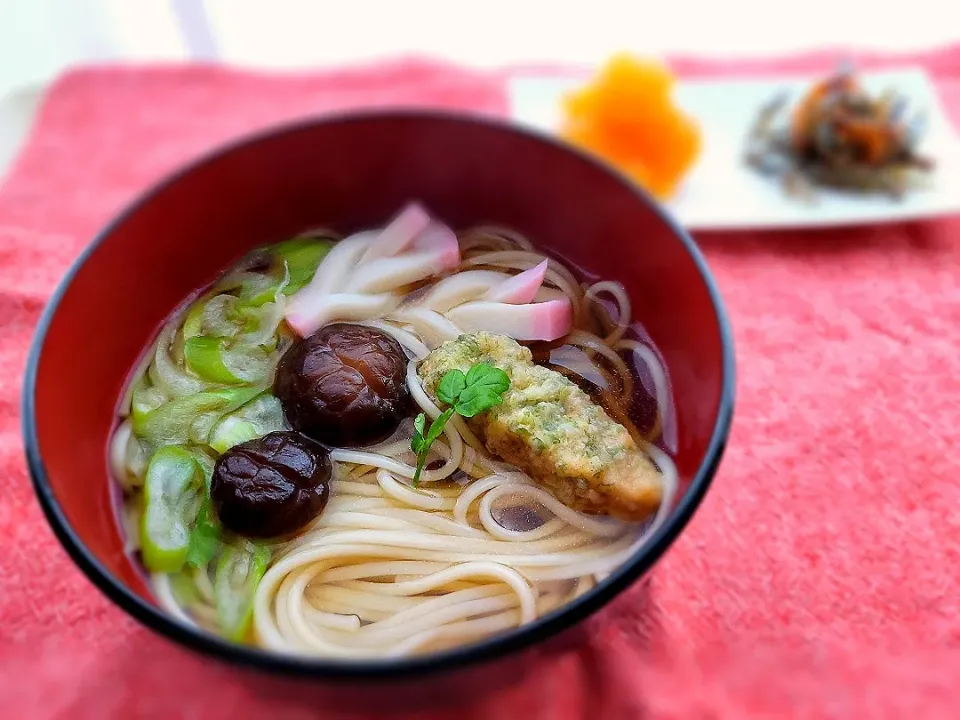 明けましておめでとうございます

年明けうどん|みるくここあさん