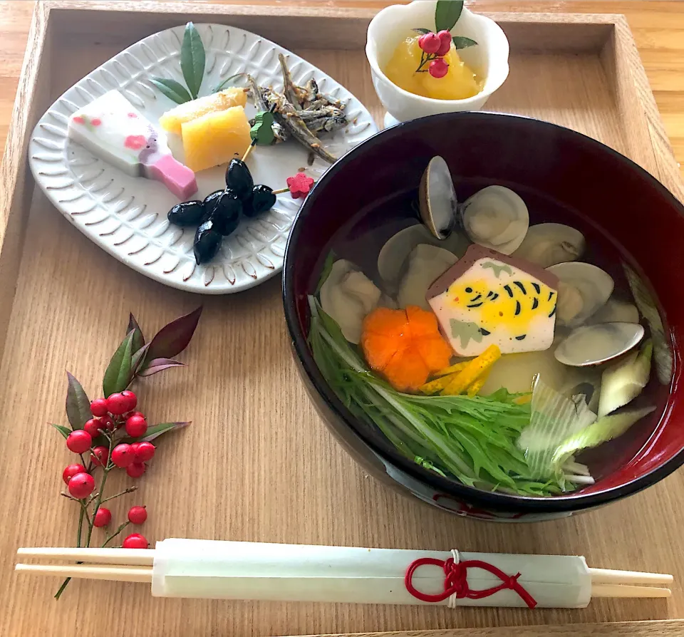 Snapdishの料理写真:明けましておめでとうございます。お雑煮ブランチ|shinoさん