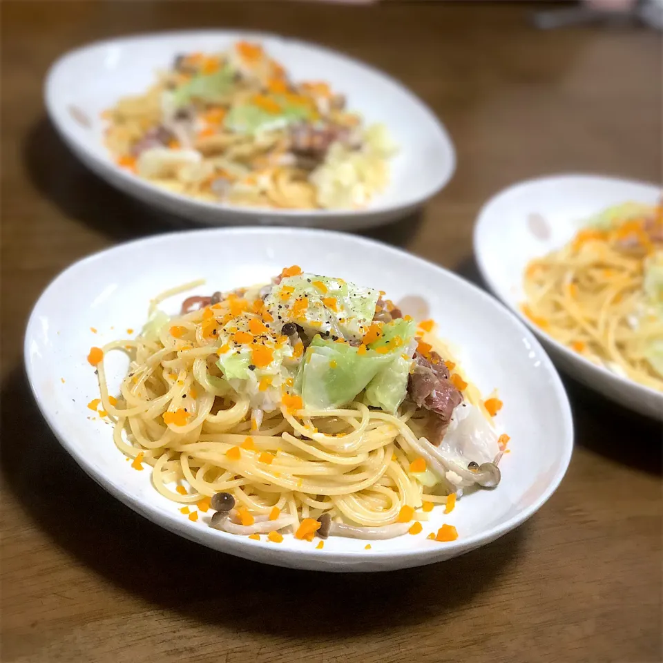 Snapdishの料理写真:キャベツと生ハムの軽いクリームパスタとミモレットチーズ|くるみさん