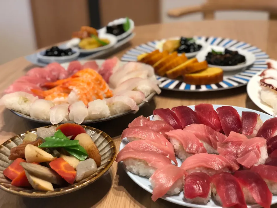 元旦の夜は🍣🥂にぎりは夫氏^ ^|たんぽぽぽんさん