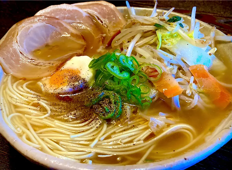 麺活開始‼️                                                     「五目野菜たっぷりラーメン」              (バリ硬麺)|mottomoさん