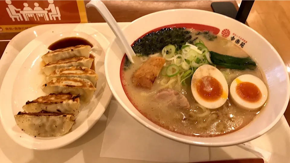 Snapdishの料理写真:幸楽苑　鳥白湯ラーメン|けんじろうさん