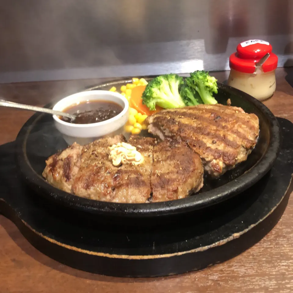 ワイルドハンバーグ300gにトッピングハンバーグ150g ＃いきなりステーキイトウヨーカドー小杉店|Hajime Sakaiさん