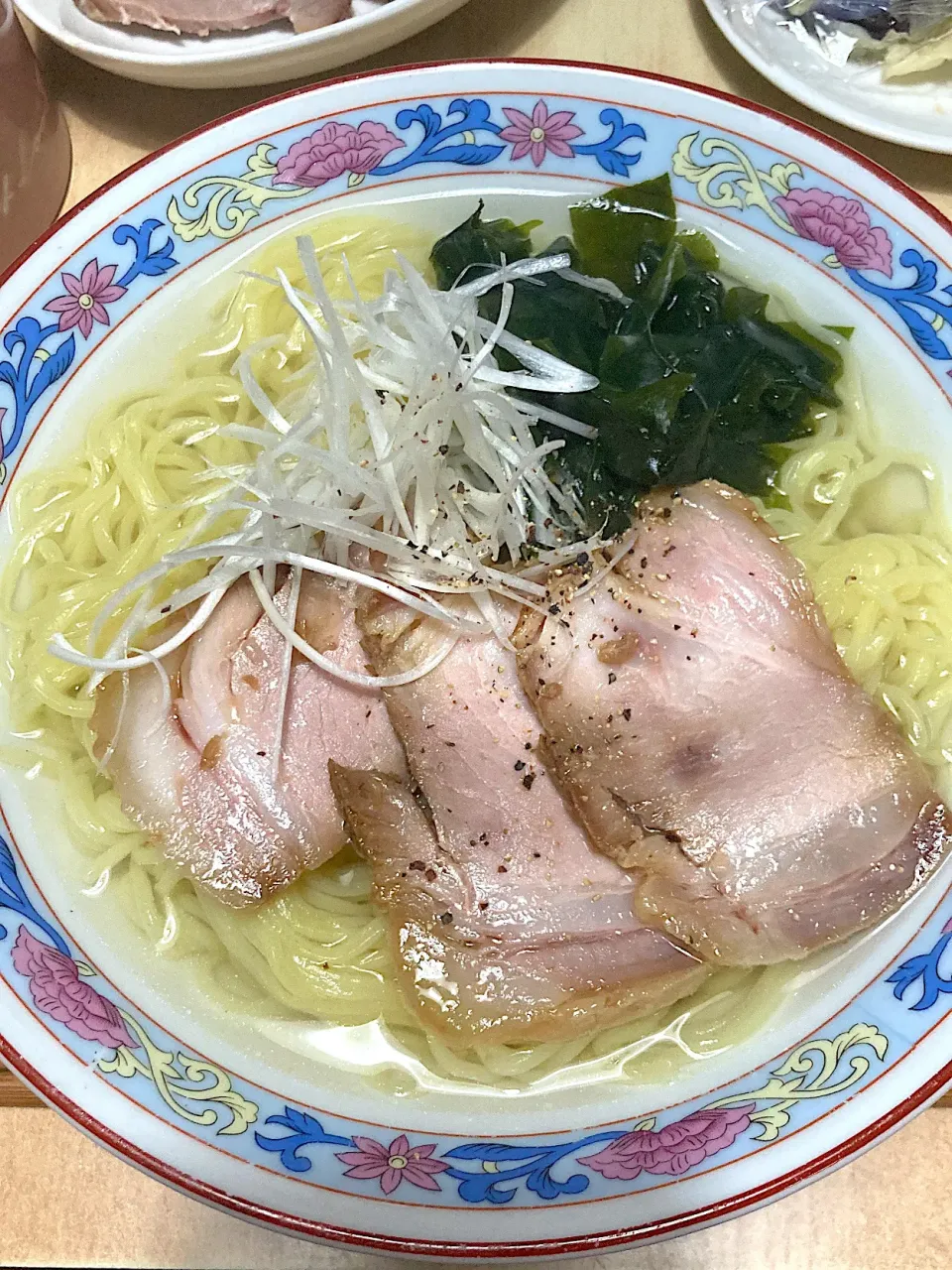 鶏から出汁を取った鶏塩ラーメン🐓|matumotommさん