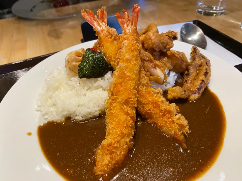 エビフライカレー🍤🍤🍛イカの唐揚げトッピング🦑|buhizouさん