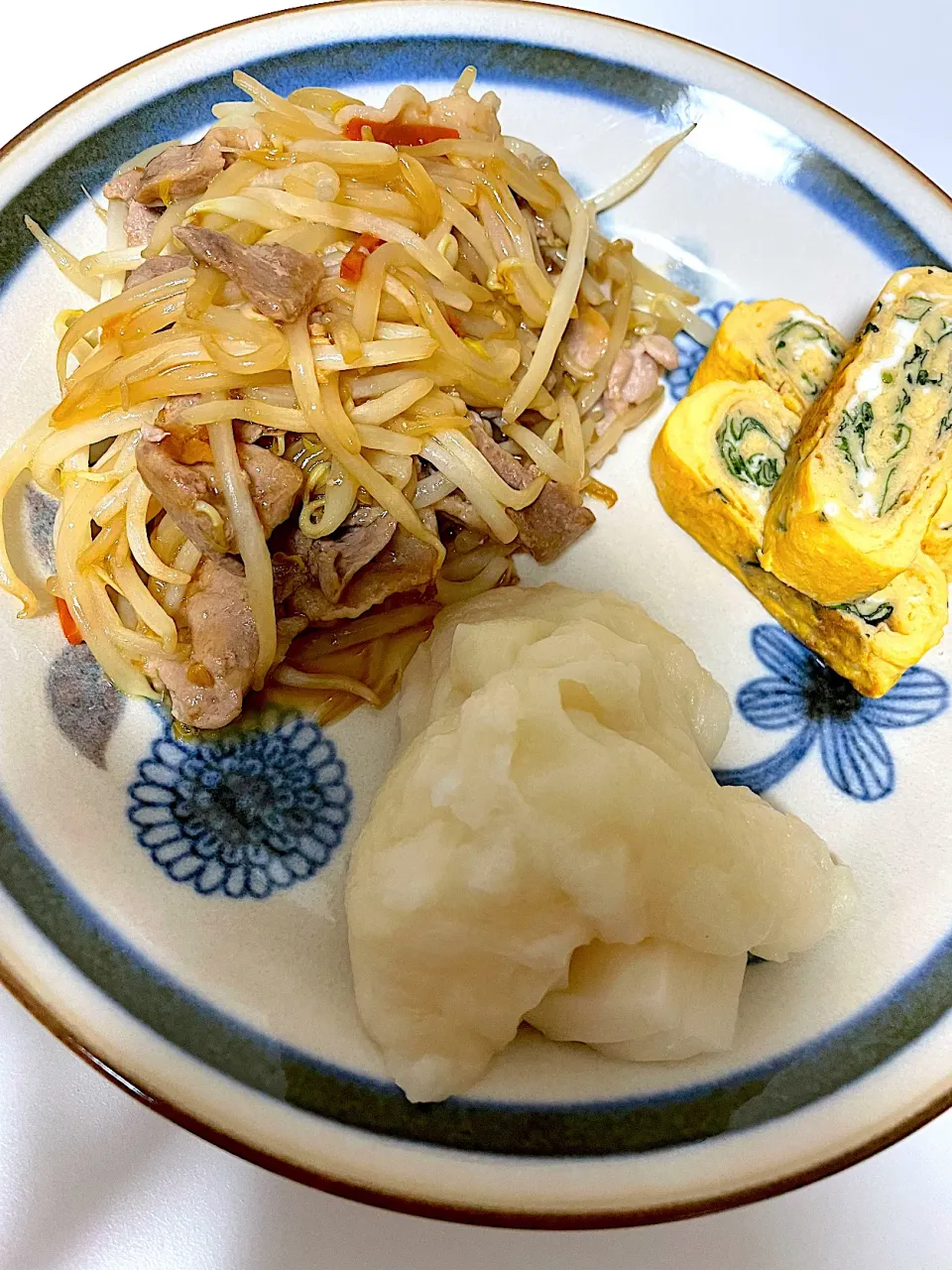 お餅と野菜炒め　大葉の卵焼き|D-fukuさん