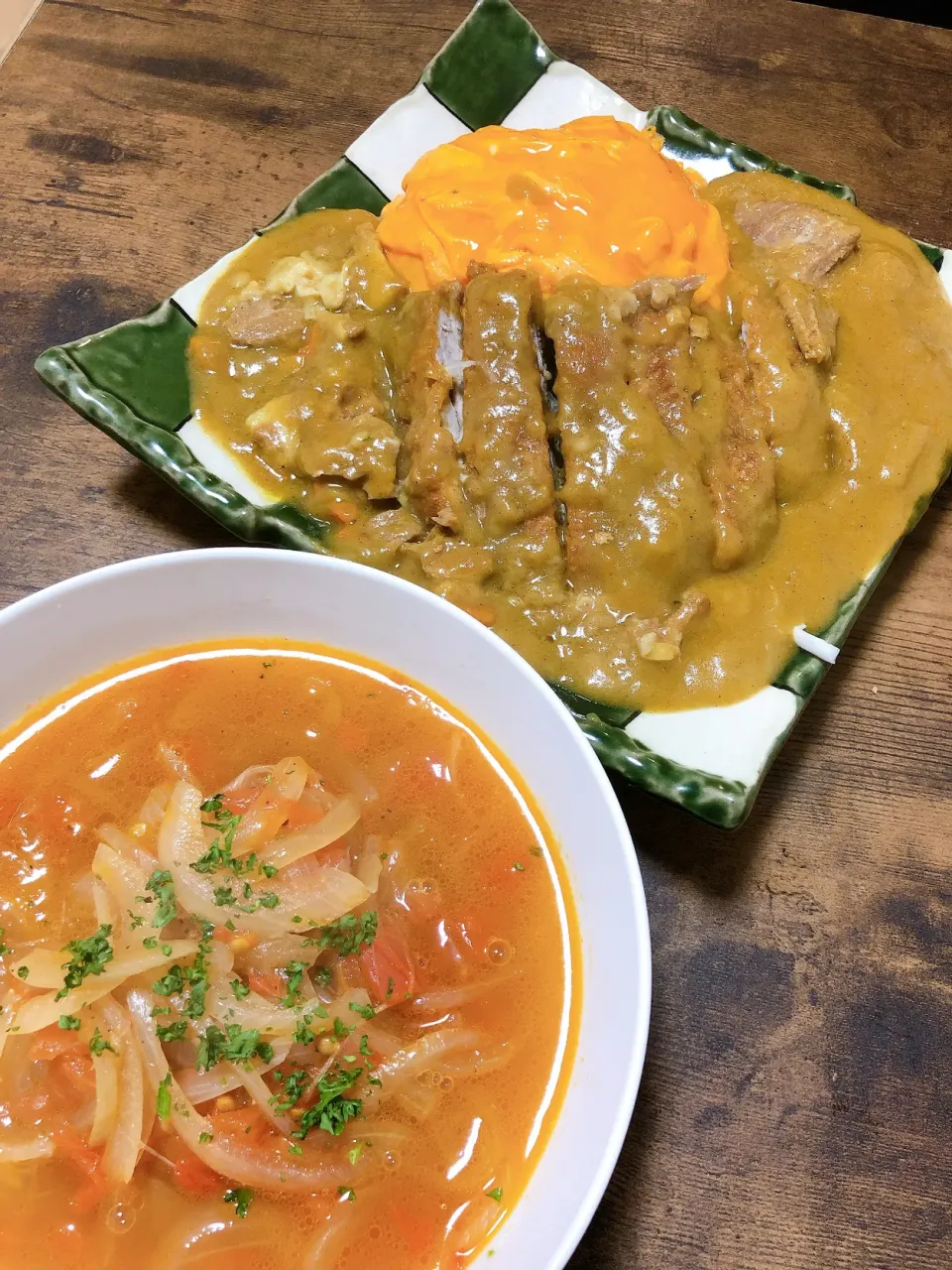 オツヒレカツカレーとトマトオニオンスープ|一言多い君さん