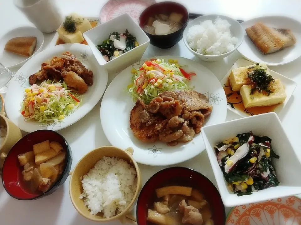 夕食(*^^*)
豚肉の西京焼き&サラダ🥗
焼魚(ホッケ)
タコとワカメのマヨポン合え
揚げ出し豆腐
お雑煮|プリン☆さん