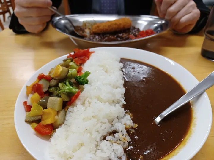 仕事始めのあと駅地下カレー|ぱいんてーるさん