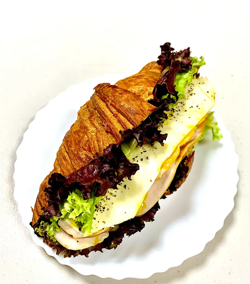 Smoked Turkey & Sliced White Deli Cheese Sandwich|gonbenさん