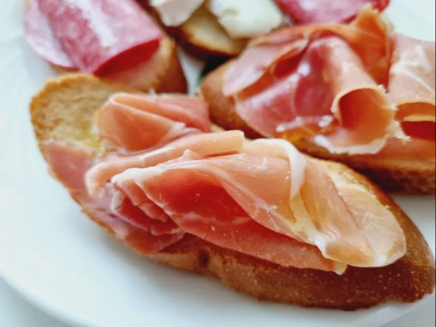 Snapdishの料理写真:Jamon Serrano|steven z.y.さん