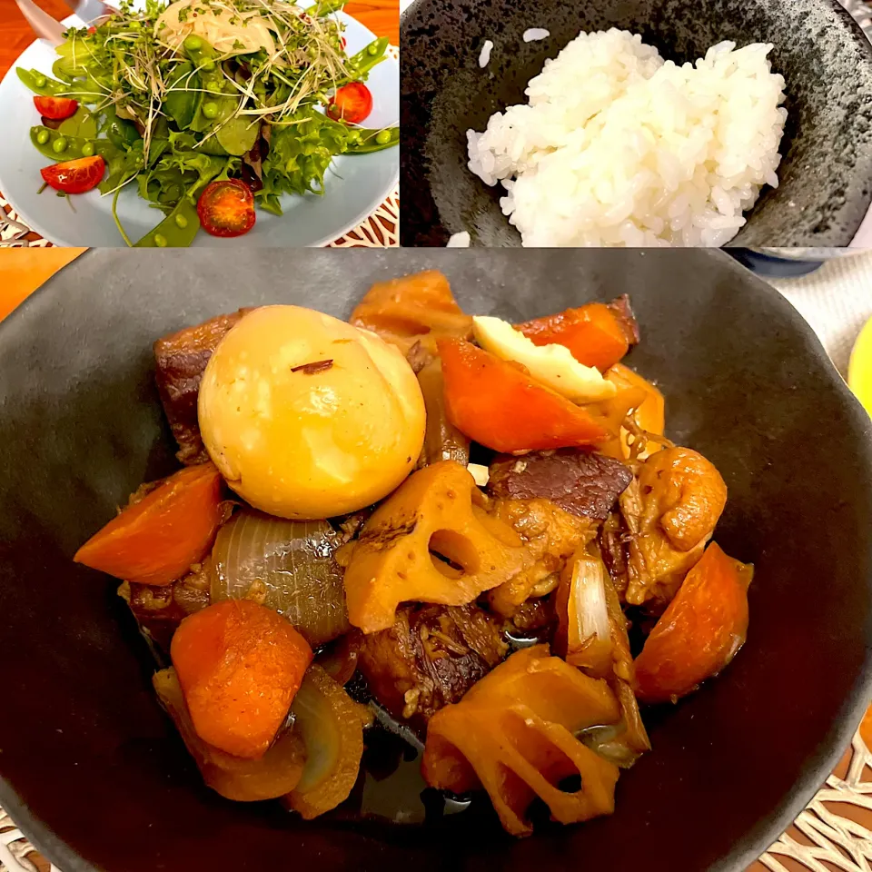 鶏肉と野菜の黒酢煮込みとサラダの宴|なお🅿️さん