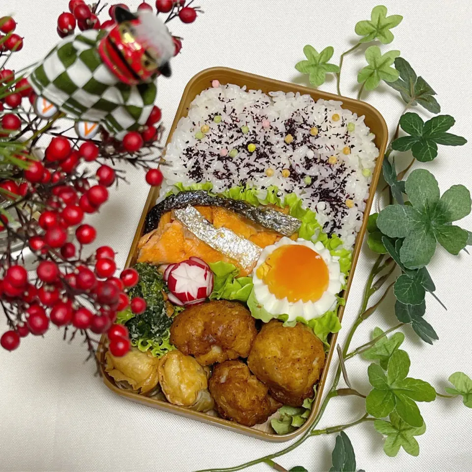 Snapdishの料理写真:1/6❤︎主人のお弁当🍃
おはようございます✨今朝は底冷えする寒さです
日中は雪が降るところもあるみたいですね…❄️暖かくしてお過ごしくださいね☺️|Makinsさん