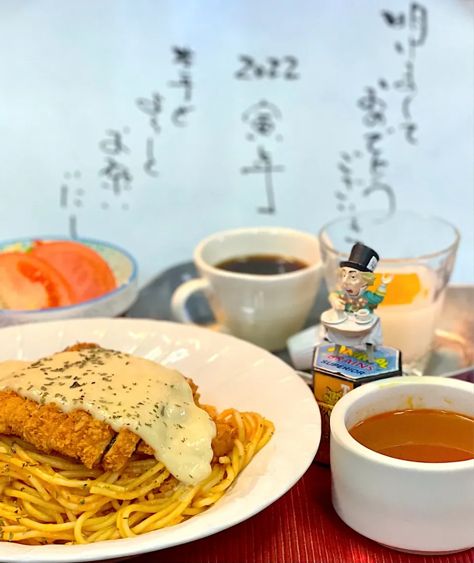 Snapdishの料理写真:カツスパチーズソース　Cook House Tsubaki|Toshimasa Chibaさん