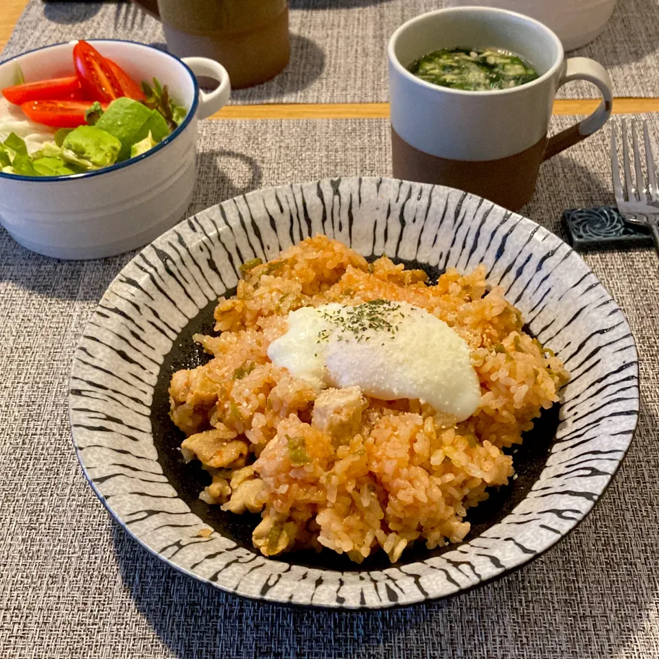 チキンライスでランチ|ツインうさぎさん