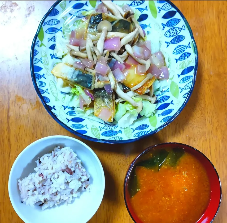 １２月１０日　鯖ときのこの甘酢炒め　かぼちゃとわかめのお味噌汁|いもこ。さん