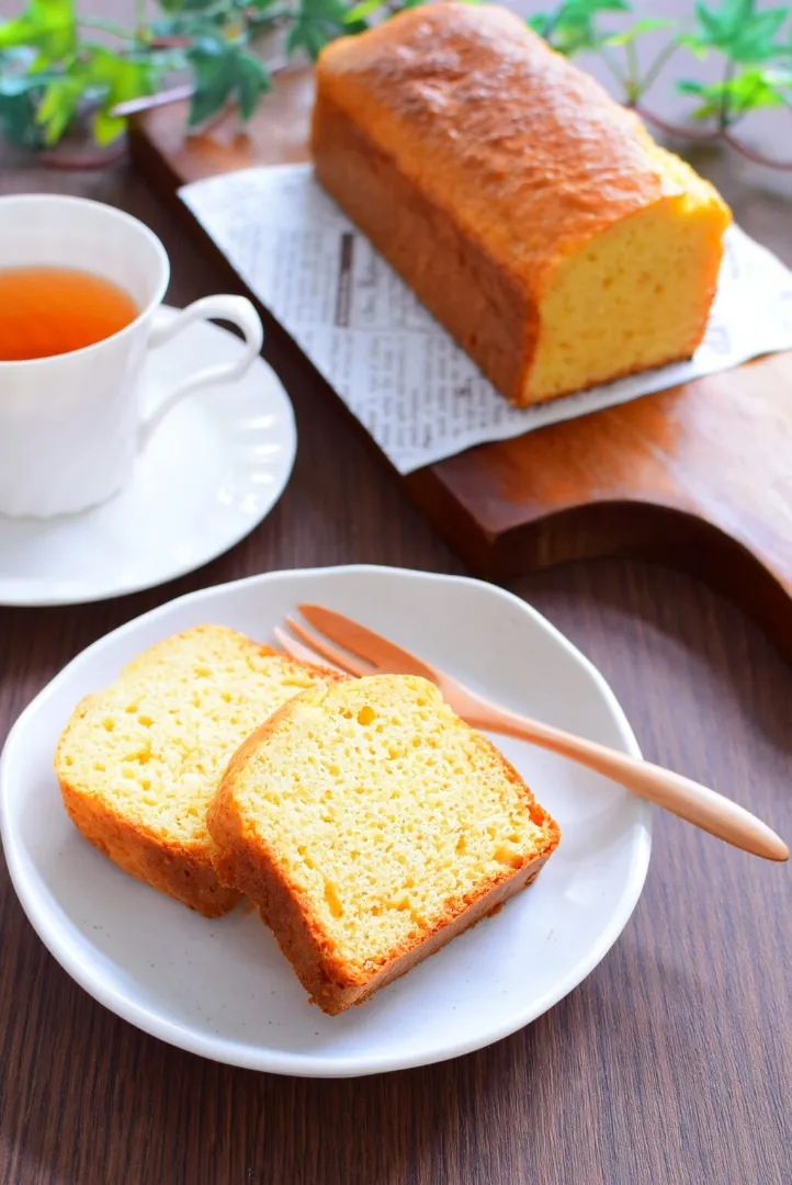 Snapdishの料理写真:【ホットケーキミックスで簡単】りんごジャムケーキのレシピ|アマイモノ・クウ蔵さん