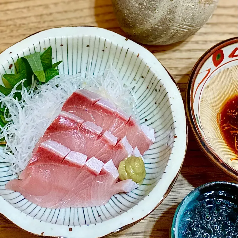 ブリ刺しde 晩酌スタート🍶・・|ばくあんしゃさん