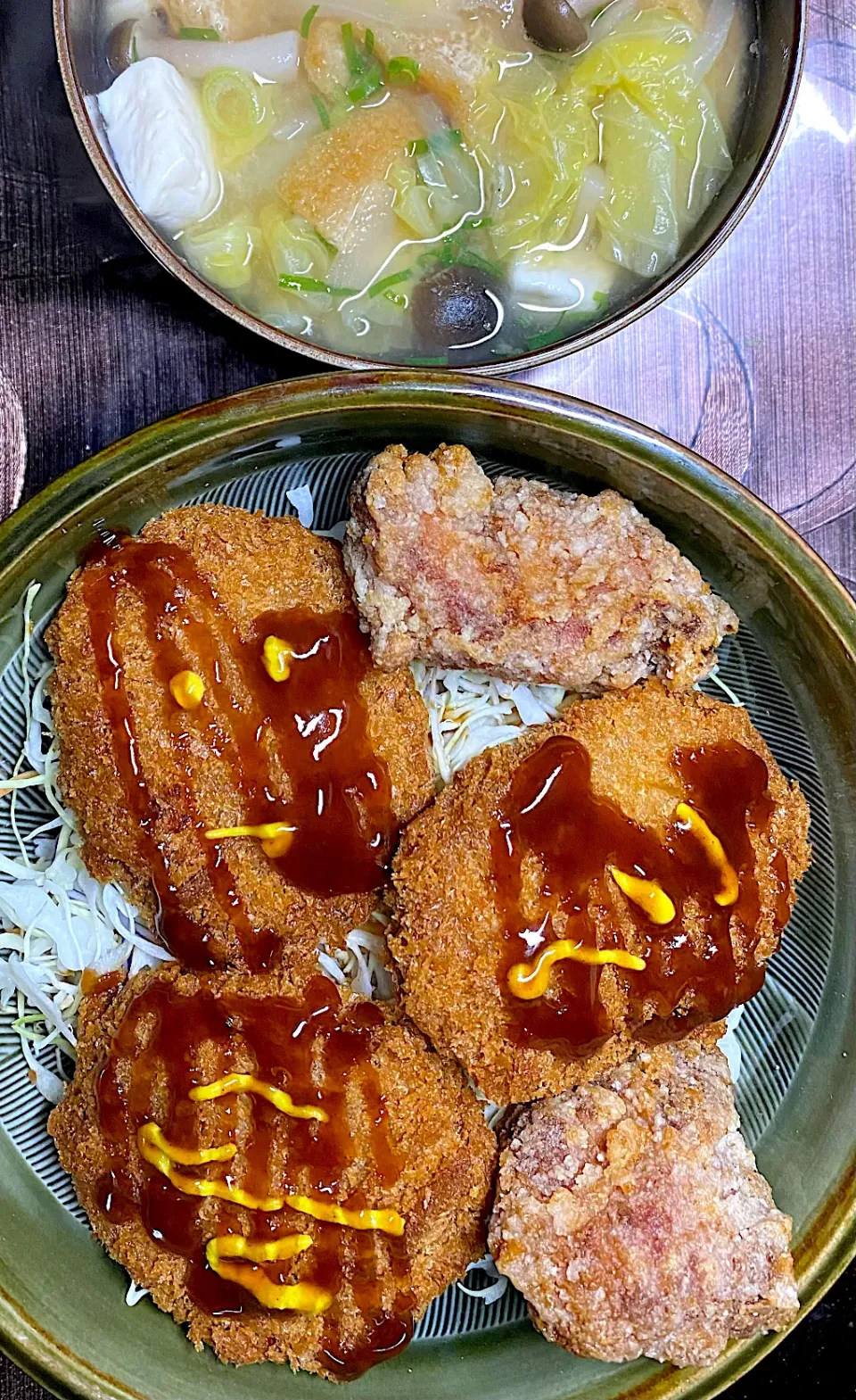 ソースカツ丼with唐揚げ|すくらんぶるえっぐさん