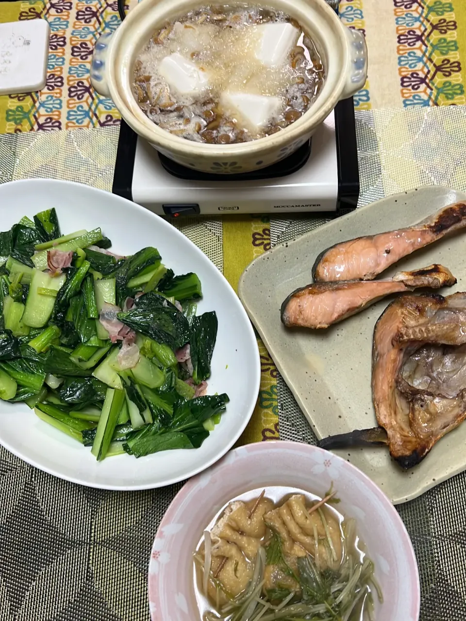 豆腐のなめこおろしあんかけ、餅巾着と水菜の煮浸し、小松菜ベーコン炒め、新巻鮭焼き|peanutsさん