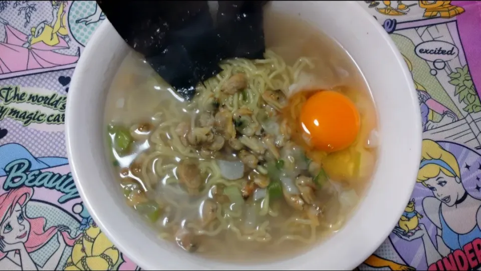 Snapdishの料理写真:あさり塩ラーメン|クマ☆ゆうきさん