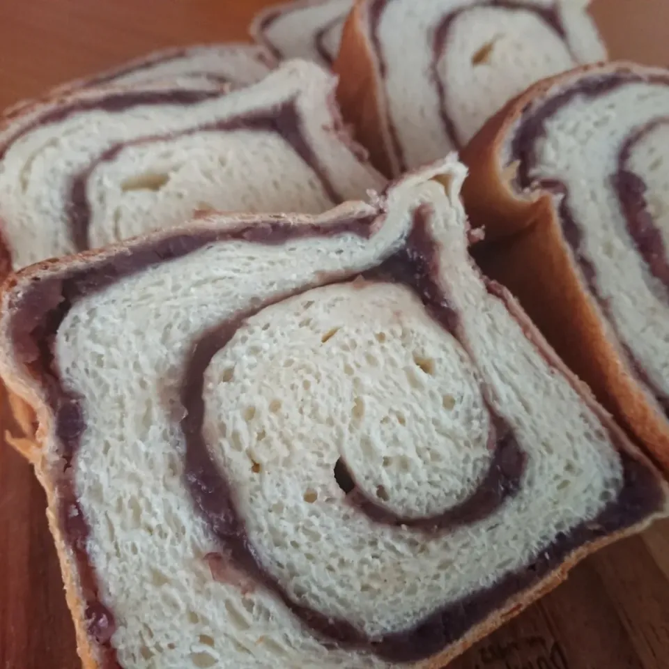 Snapdishの料理写真:餡子食パン|まりさん